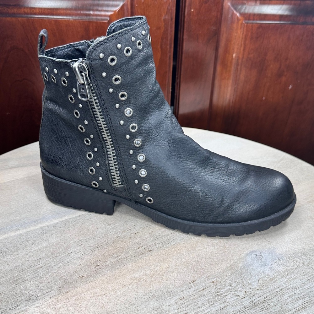 Lucky Brand Womens Black Studded Ankle Boots Side Zip Moto Booties 8.5 - Picture 3 of 14